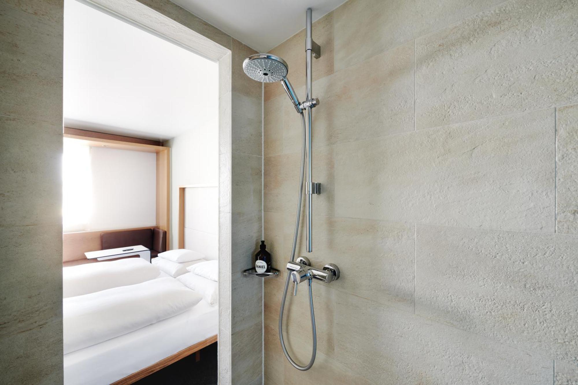 Hotel Daniel Graz - Smart Lifestyle Near City Centre Екстериор снимка