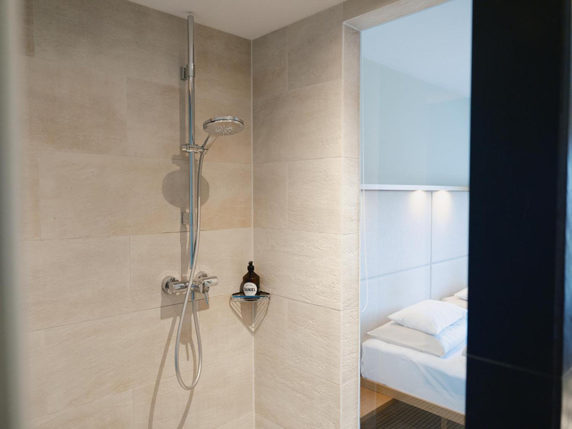 Hotel Daniel Graz - Smart Lifestyle Near City Centre Стая снимка