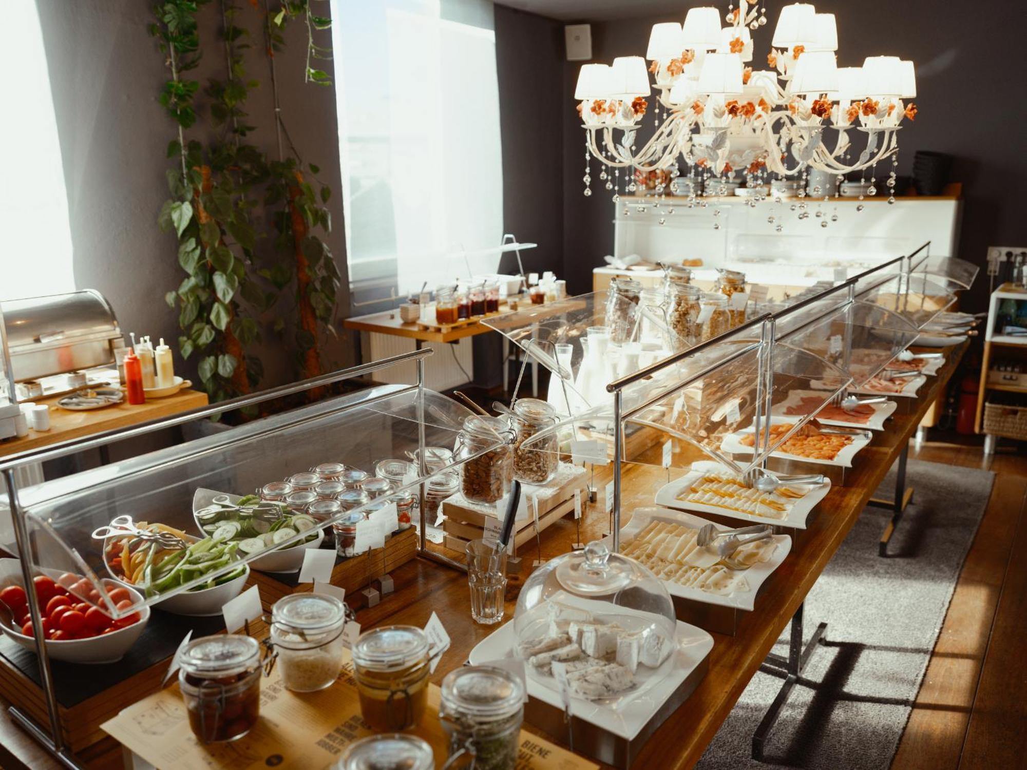 Hotel Daniel Graz - Smart Lifestyle Near City Centre Екстериор снимка